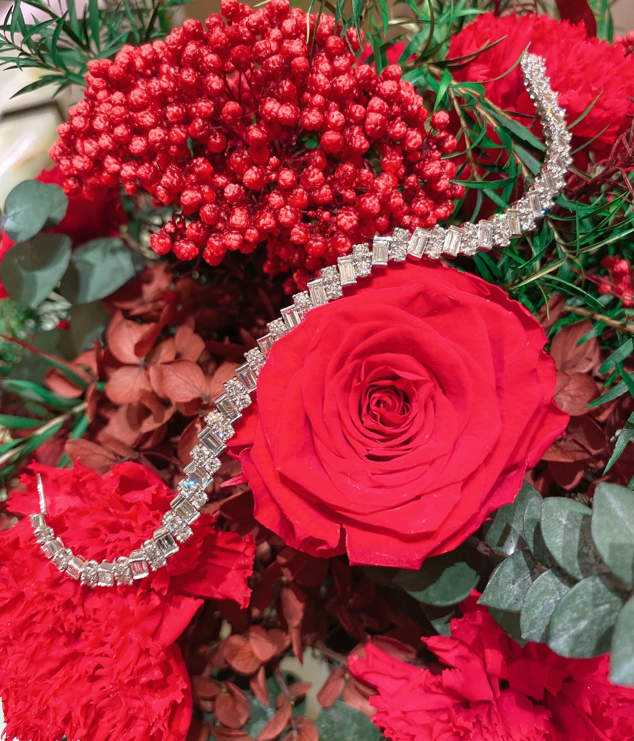 Lab-grown diamond 18K white gold T-shaped square diamond and round diamond bracelet