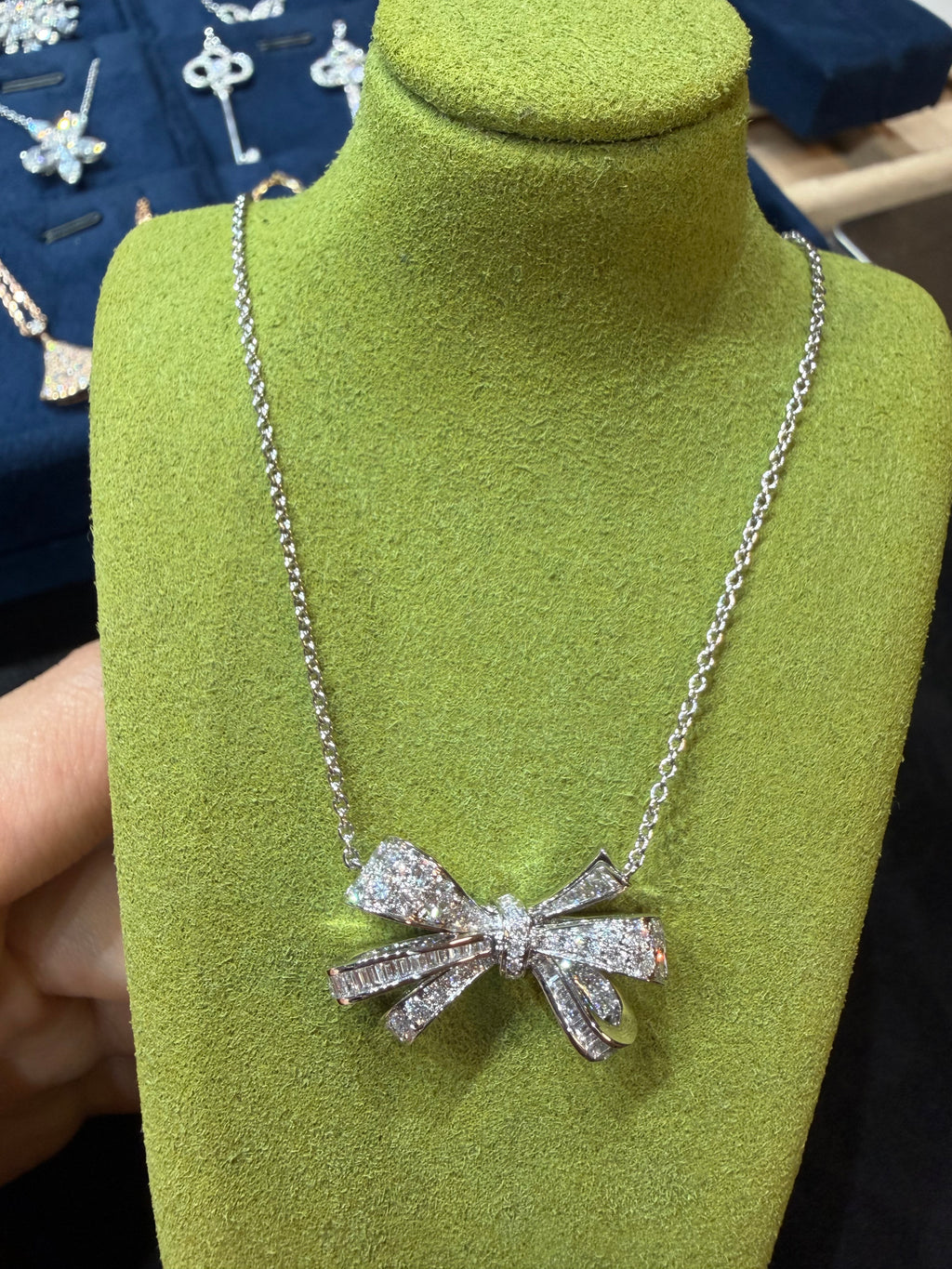 Lab-grown diamond 18K white gold bow princess diamond necklace