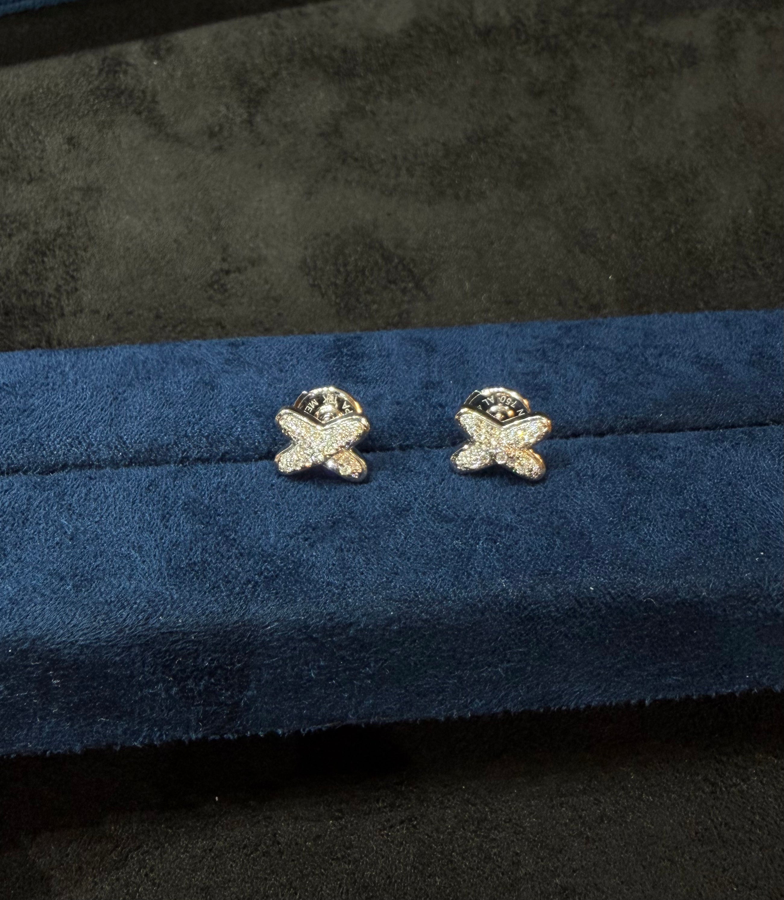 Lab-grown diamond 18K white gold cross-diamond stud earrings