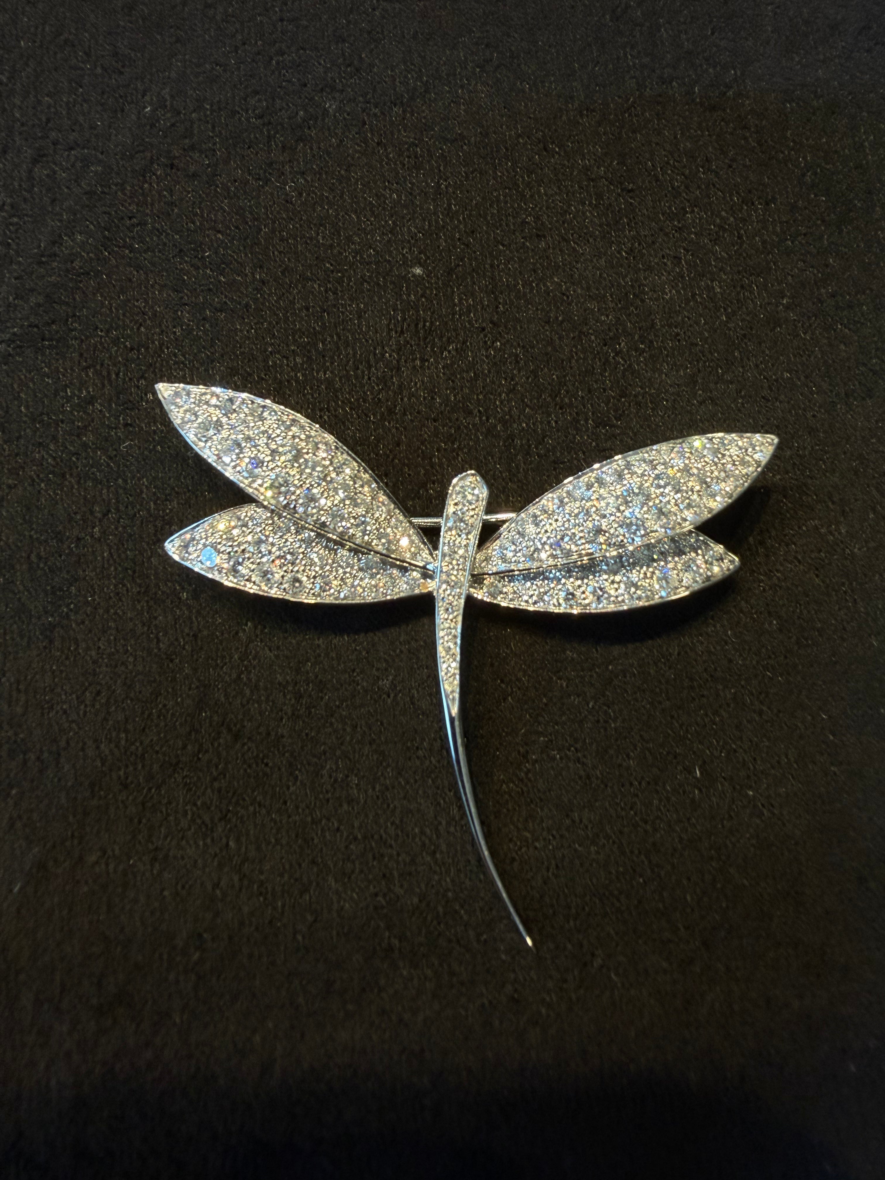 18K white gold dragonfly brooch with full diamonds, can be worn as a pendant.