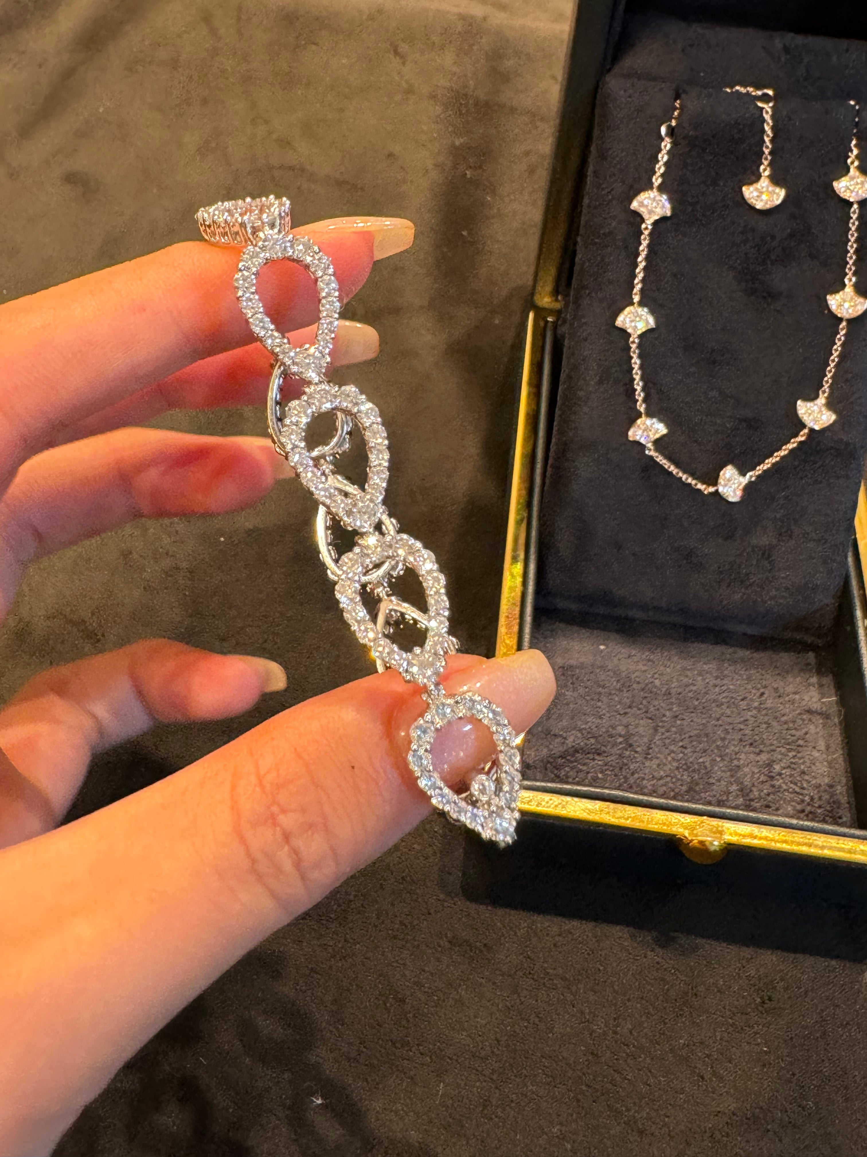 PT950 Platinum Loop Teardrop Diamond Bracelet - Luxurious, Full Diamond, Classic, Niche Style
