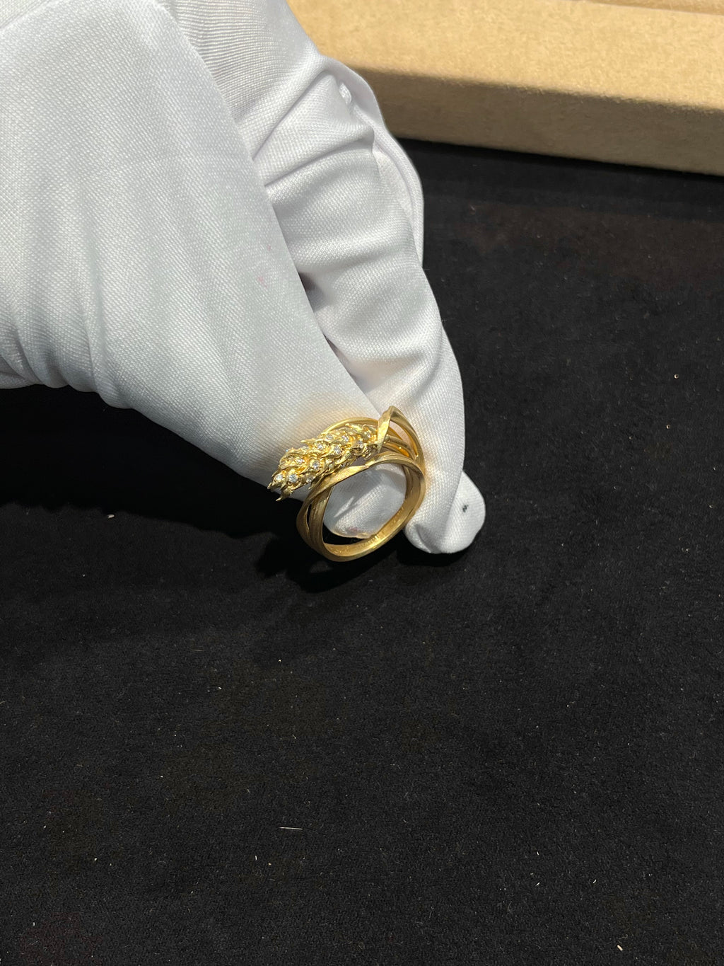 Lab-grown diamond 18K gold windswept wheat ear diamond ring