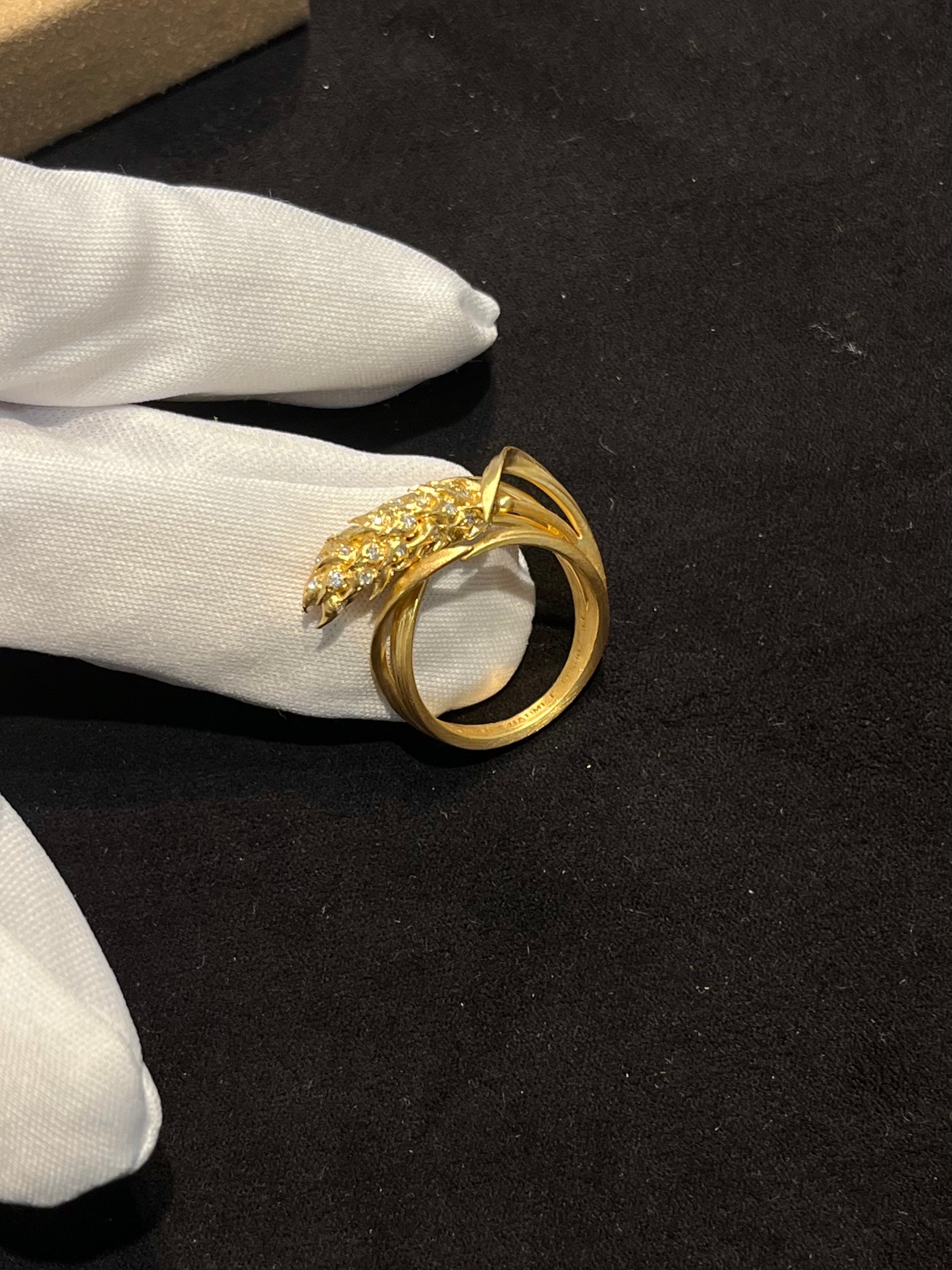 Lab-grown diamond 18K gold windswept wheat ear diamond ring