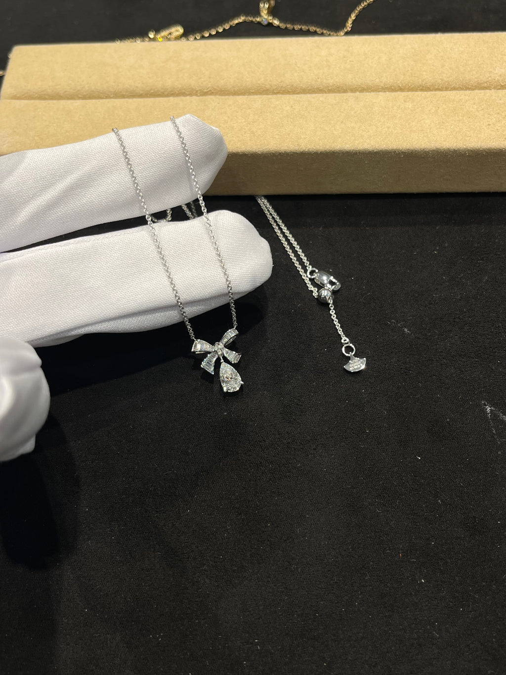 Lab-grown diamond 18K white gold bow teardrop diamond necklace