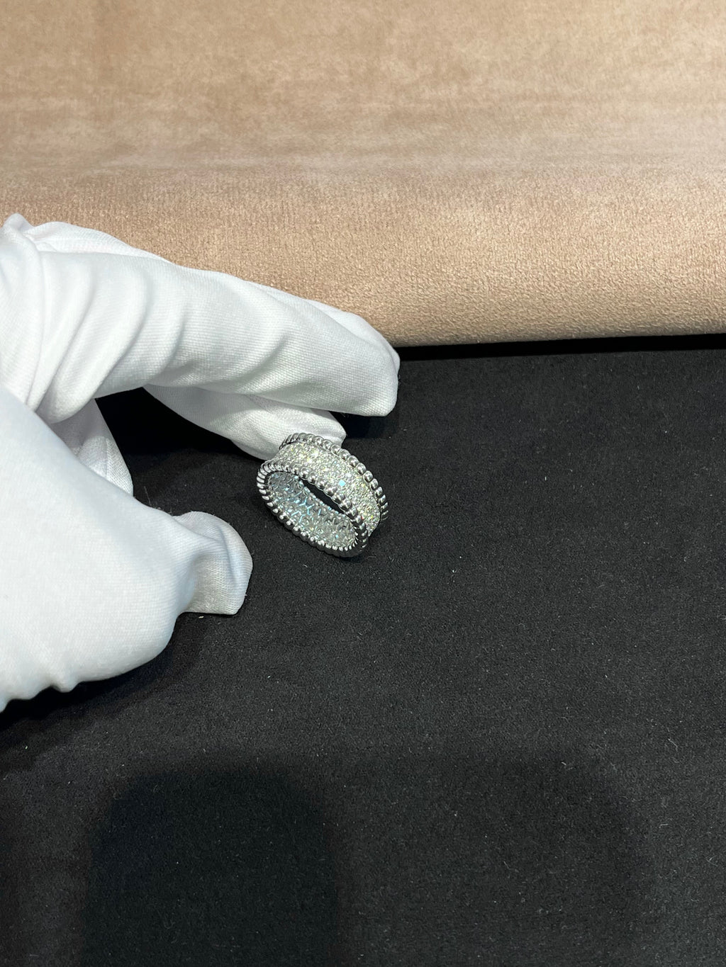 Lab-grown diamond 18K white gold plum blossom bead full diamond ring