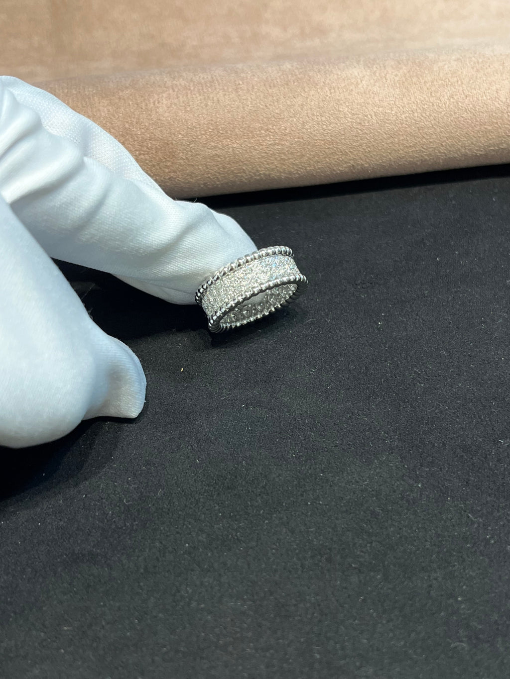 Lab-grown diamond 18K white gold plum blossom bead full diamond ring