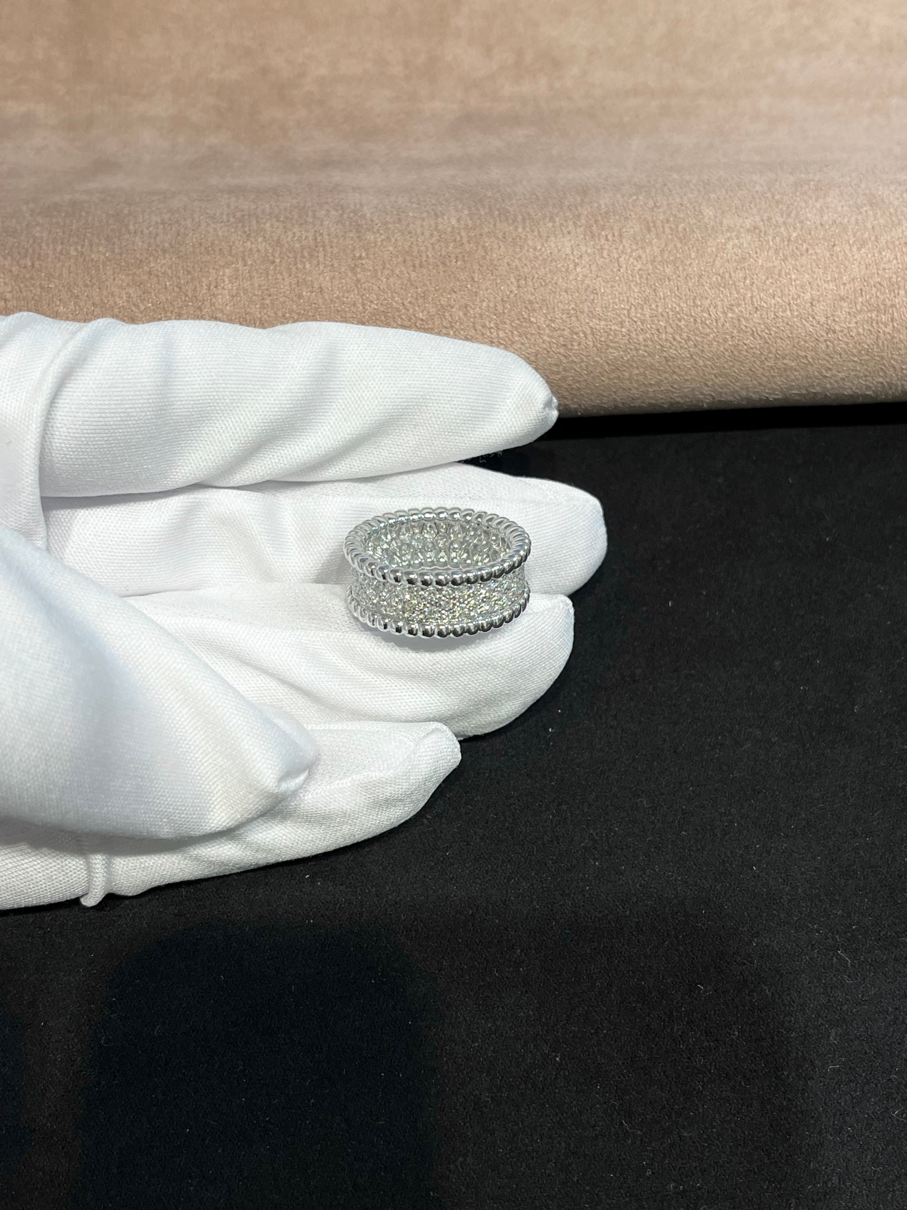 Lab-grown diamond 18K white gold plum blossom bead full diamond ring