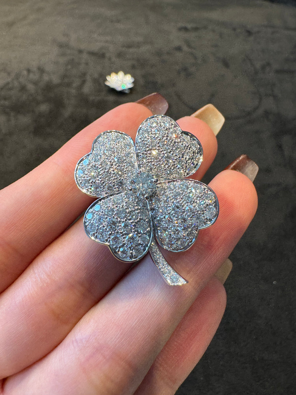 18K Gold Vintage Style Four-Leaf Clover Luxury Diamond Brooch