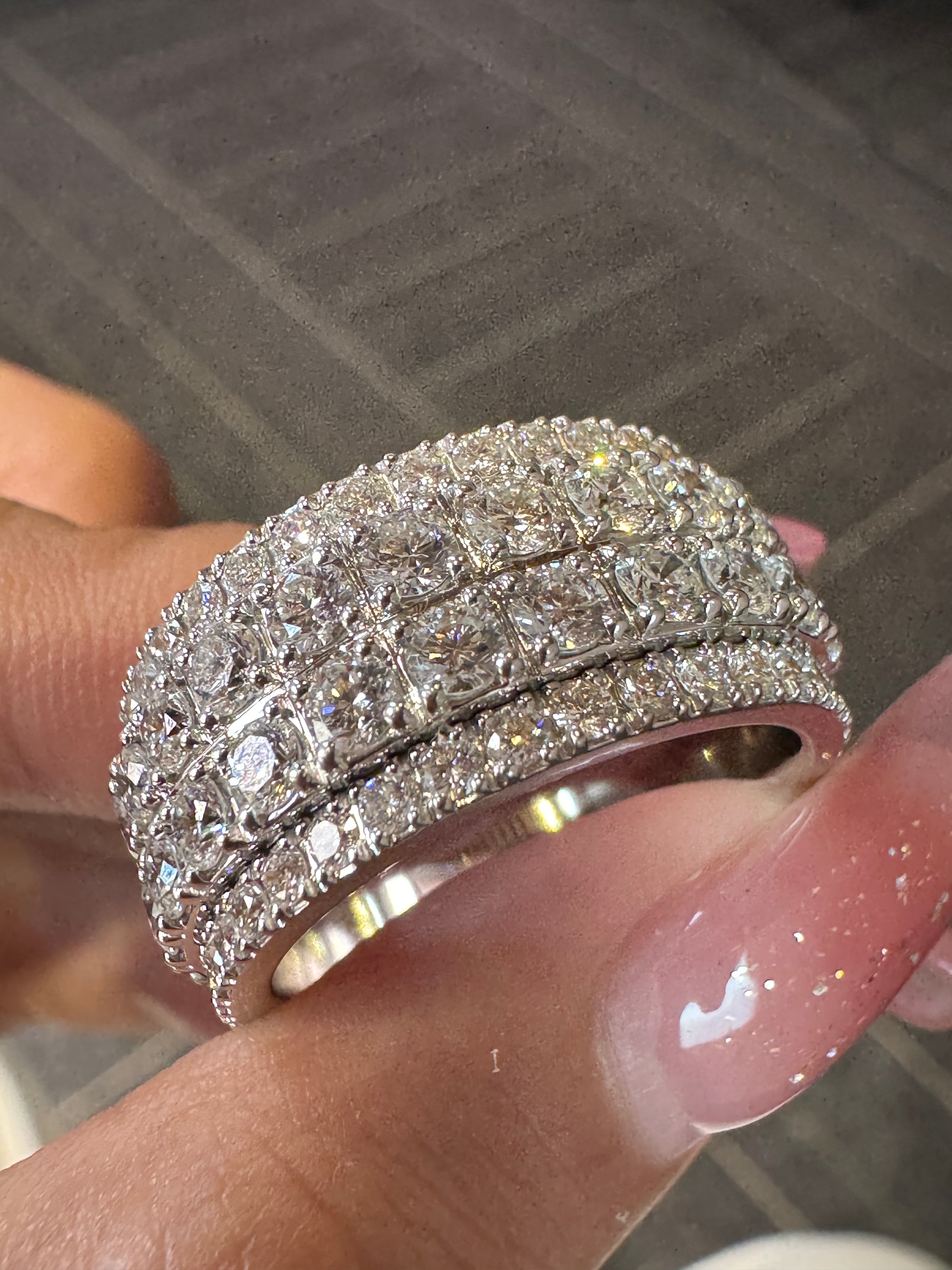 Lab-grown diamond 18K white gold four-row diamond rotating ring