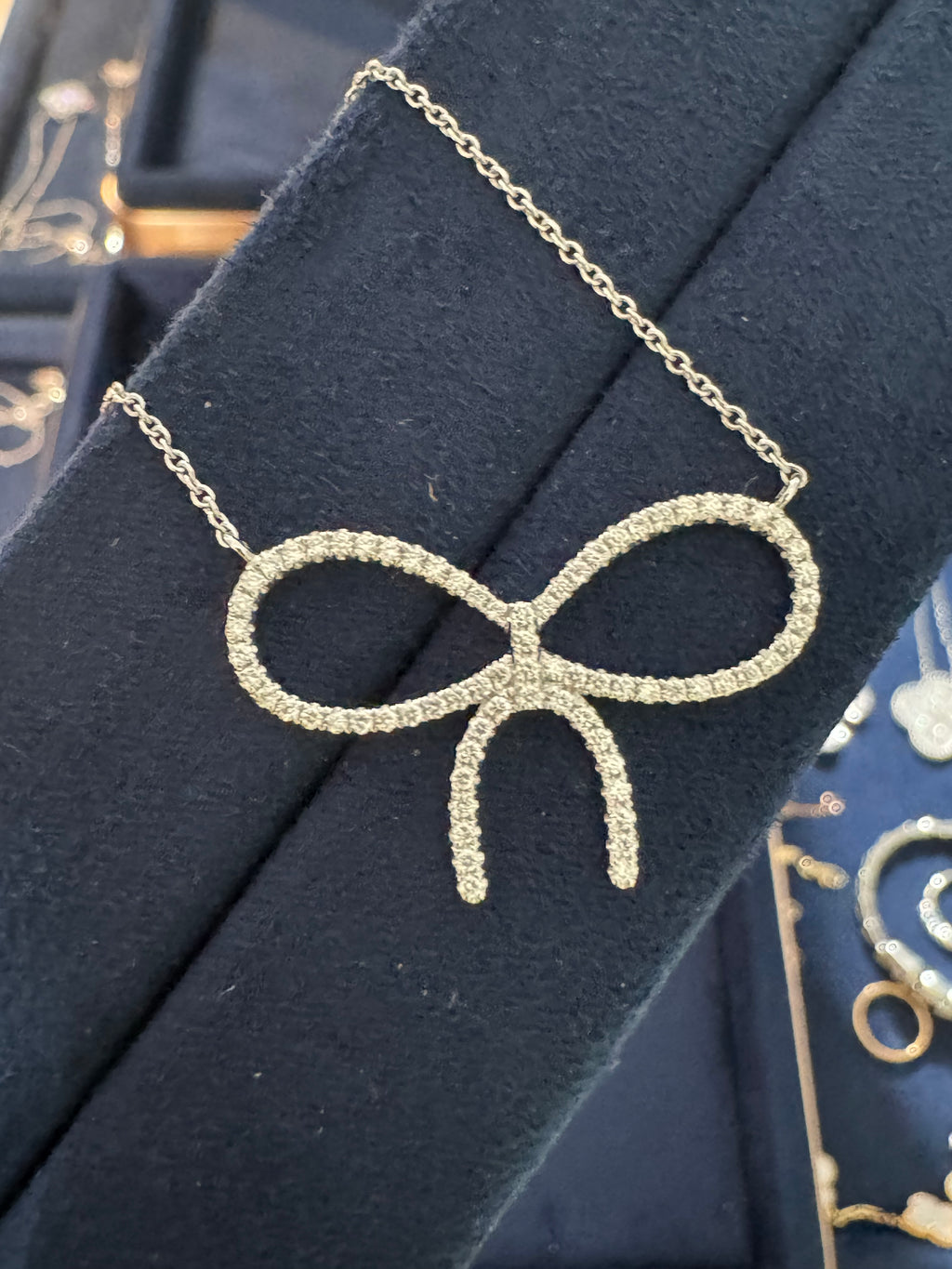 Lab-grown diamond 18K white gold bow diamond necklace