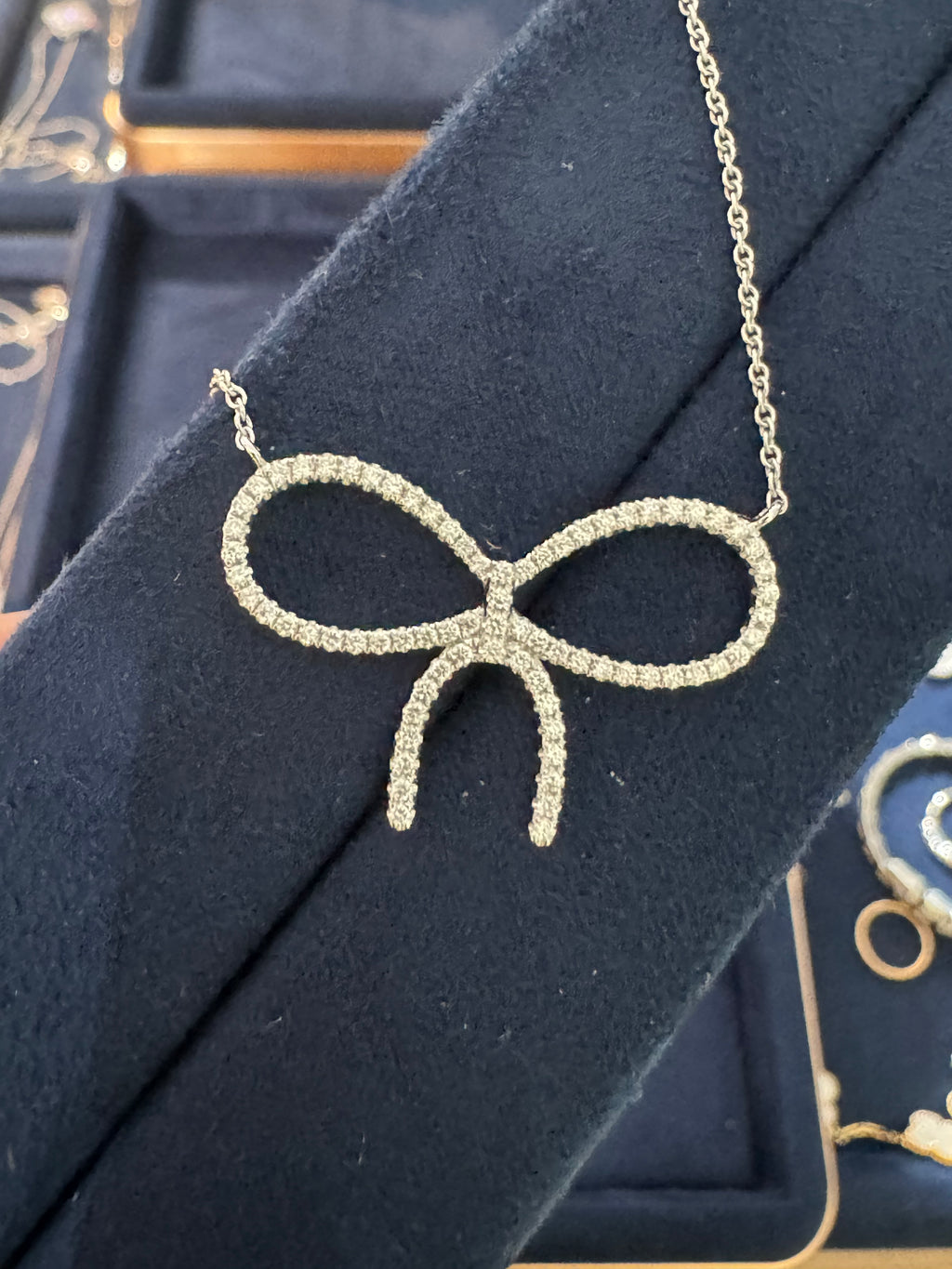 Lab-grown diamond 18K white gold bow diamond necklace