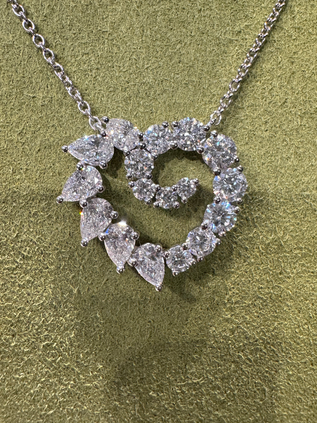 Lab-grown diamond PT950 platinum teardrop heart diamond necklace