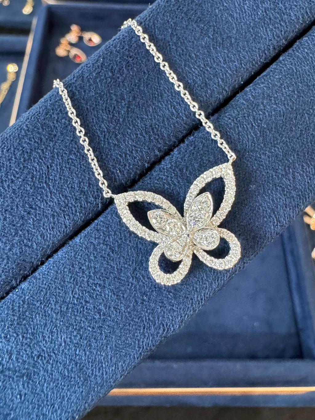 Lab-grown diamond 18K white gold large openwork butterfly necklace with full diamonds