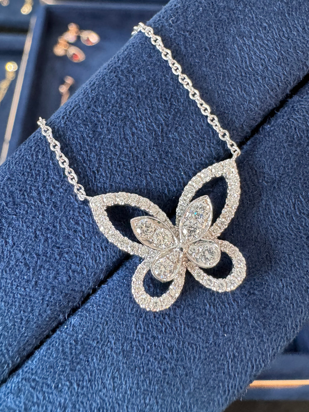 Lab-grown diamond 18K white gold large openwork butterfly necklace with full diamonds