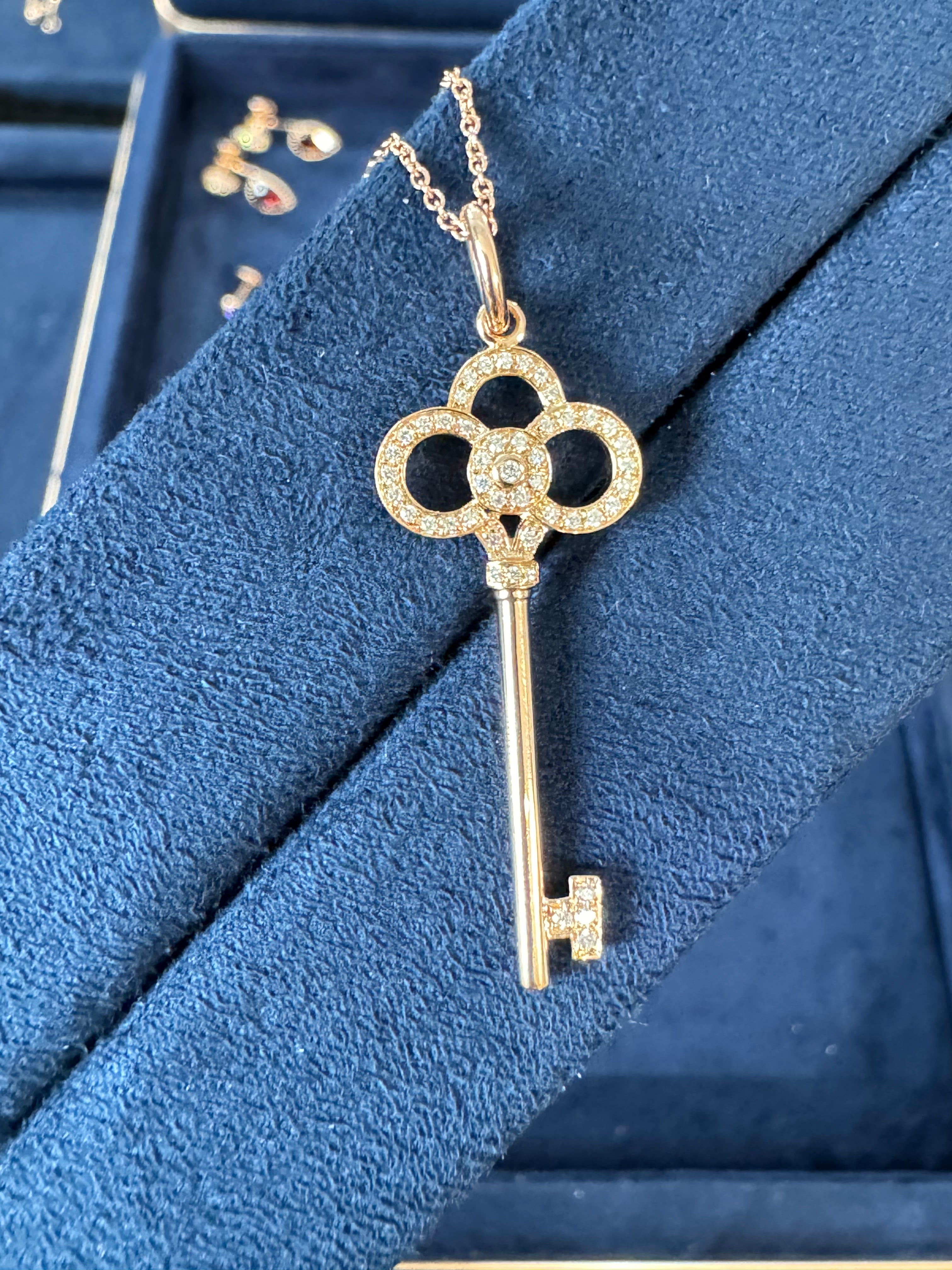 Lab-grown diamond 18K gold iris key pendant necklace with full diamonds