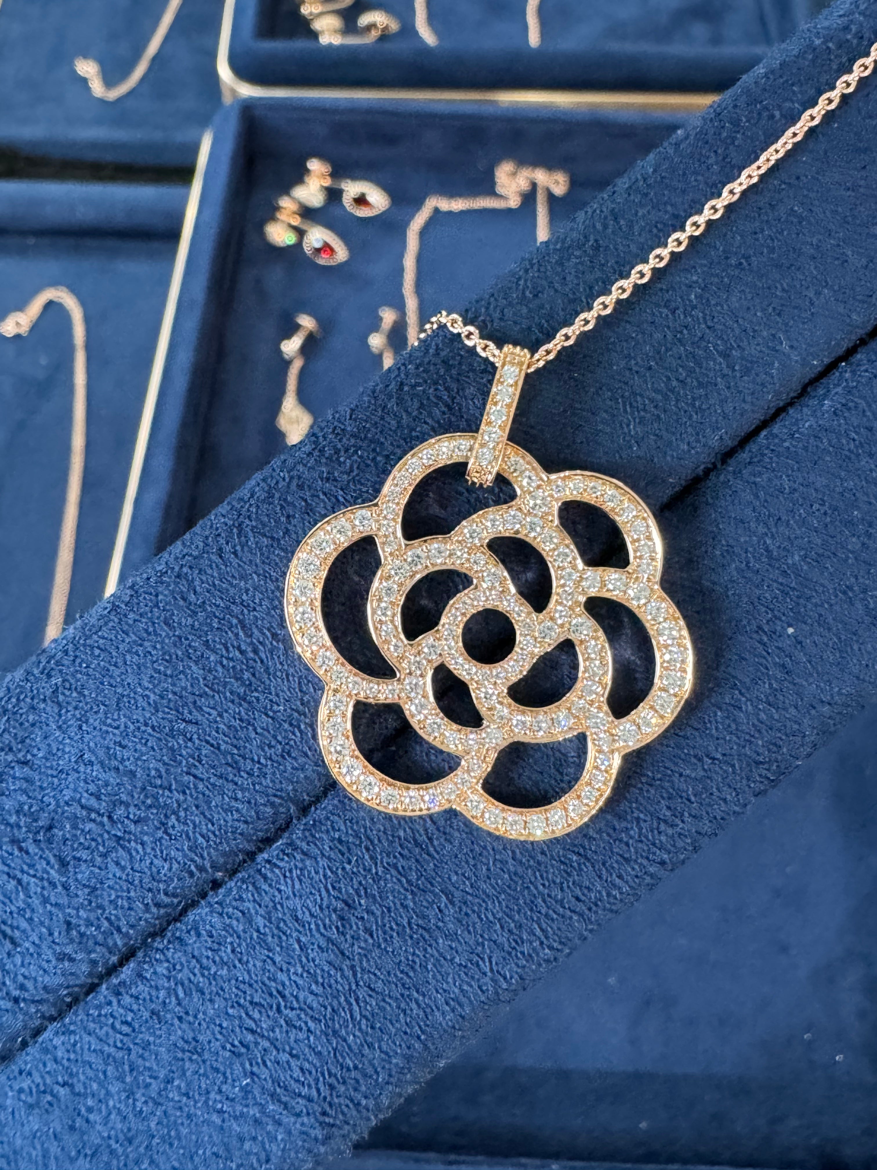 18K Gold Natural Diamond Camellia Necklace