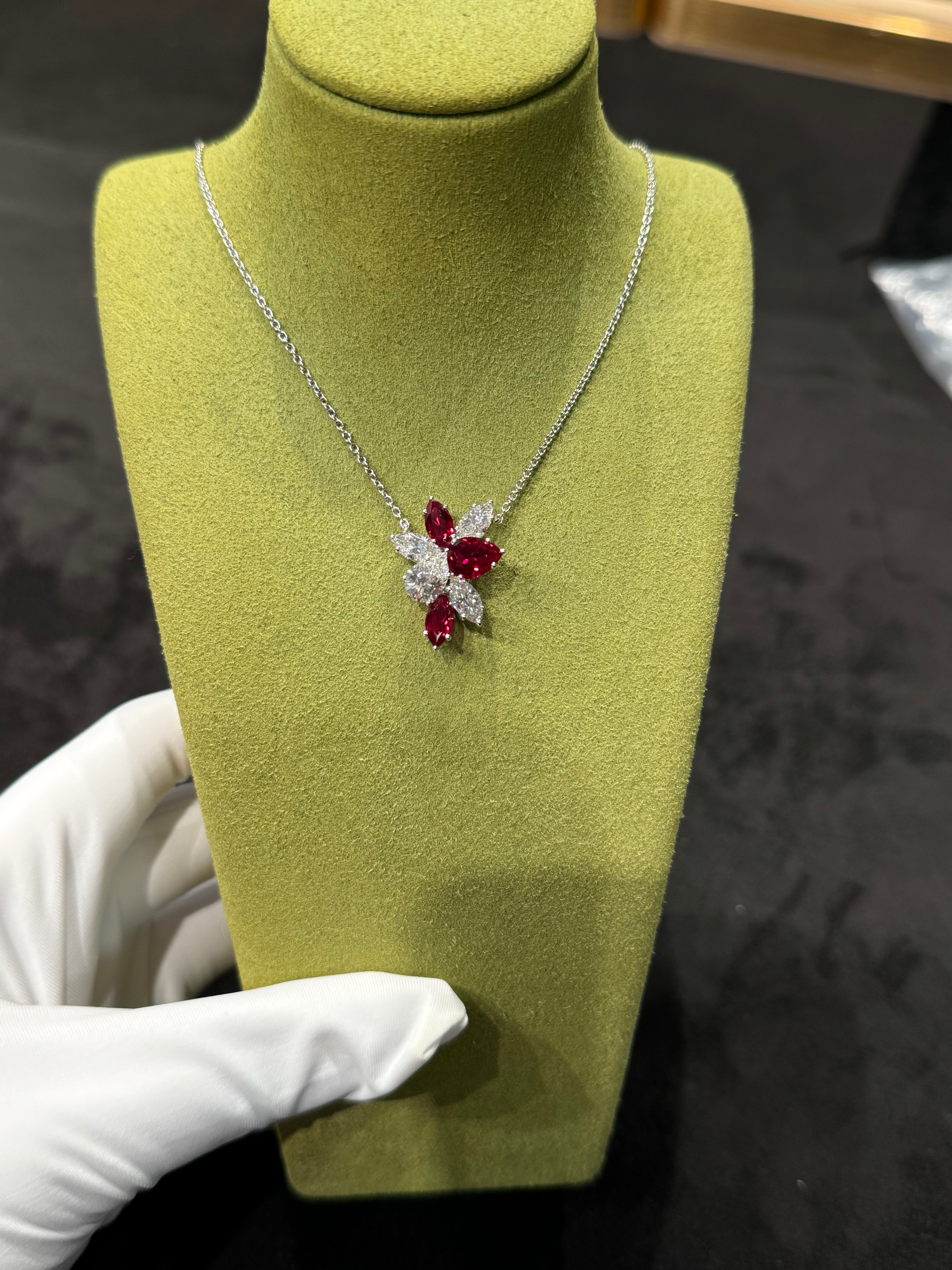 Lab-grown diamond PT950 platinum irregular ruby teardrop diamond necklace