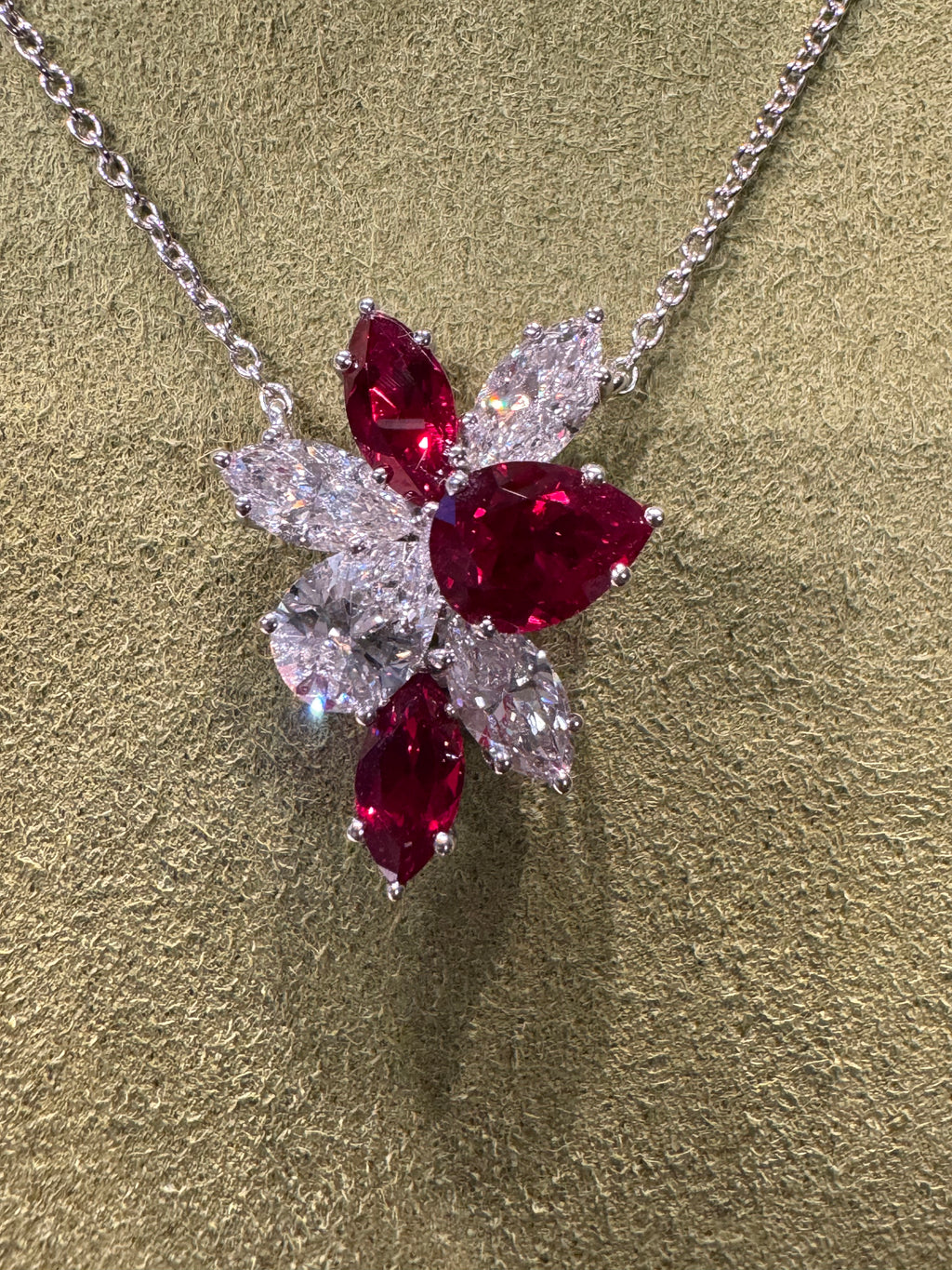 Lab-grown diamond PT950 platinum irregular ruby teardrop diamond necklace