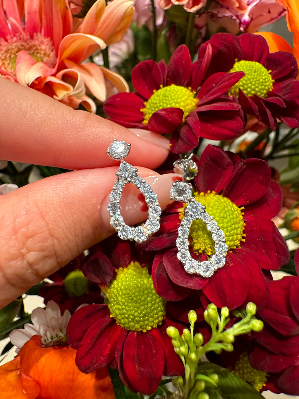 Lab-grown diamond PT950 platinum loop teardrop diamond stud earrings