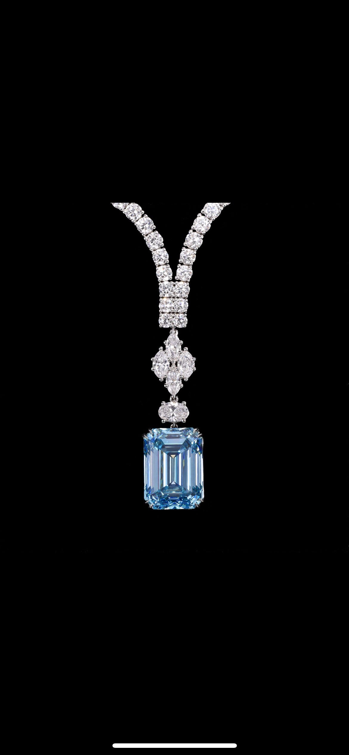 Lab-grown diamond 18K gold high jewelry emerald-cut blue diamond necklace