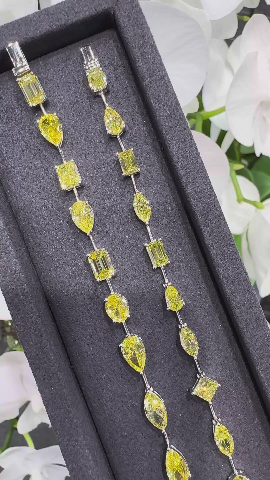 18K fancy-shaped diamond 1-carat yellow diamond bracelet