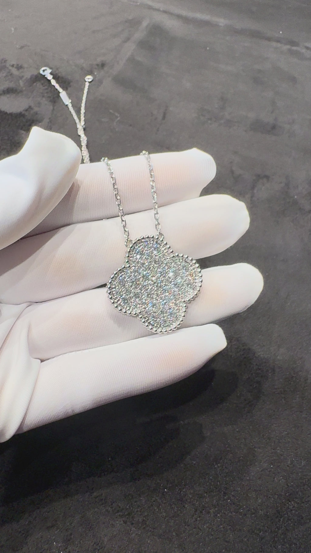 Lab-grown diamond 18K gold four-leaf clover full diamond necklace with 26mm large flower diamond pendant