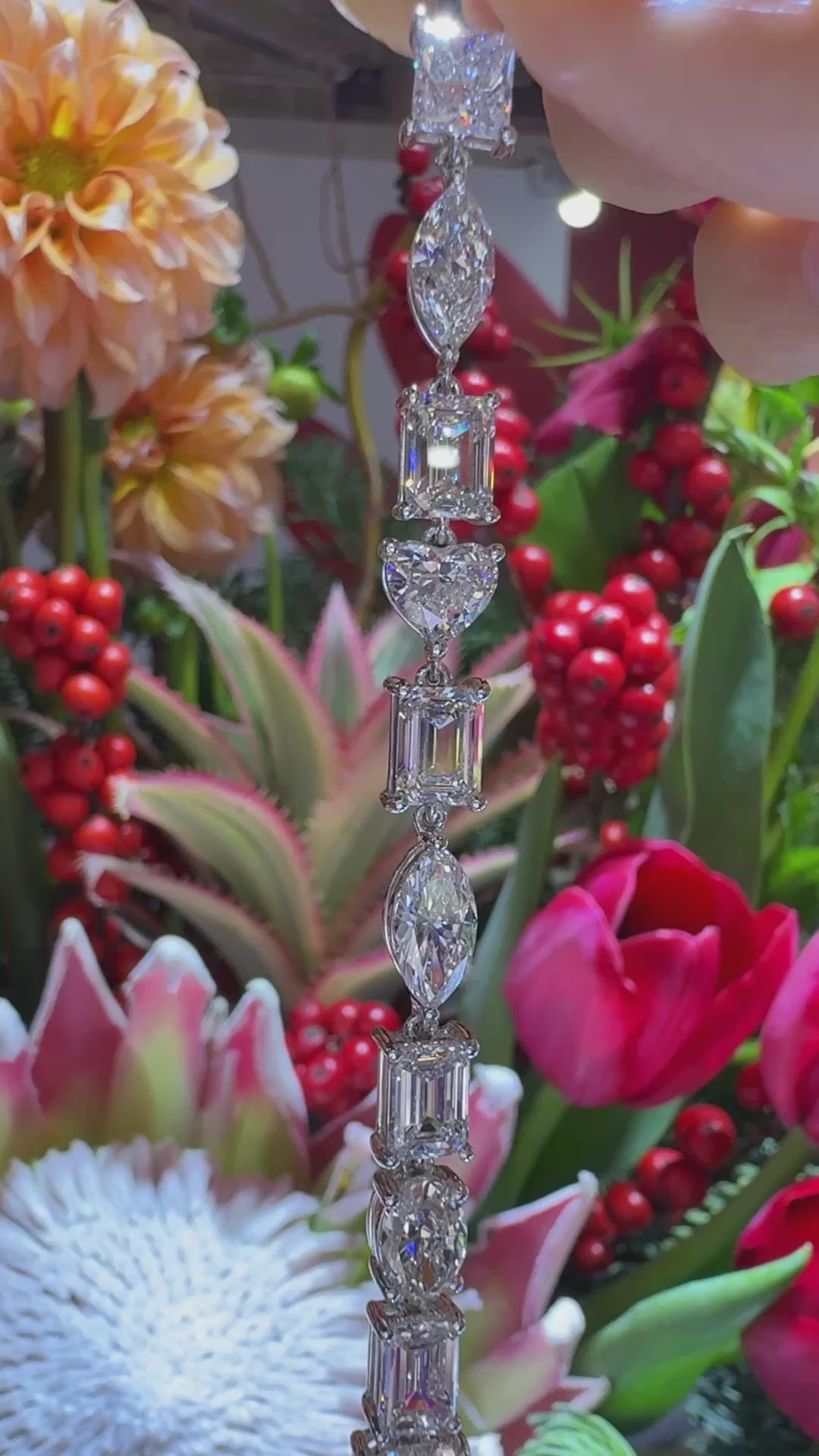 18K fancy-shaped diamond 1-carat yellow diamond bracelet