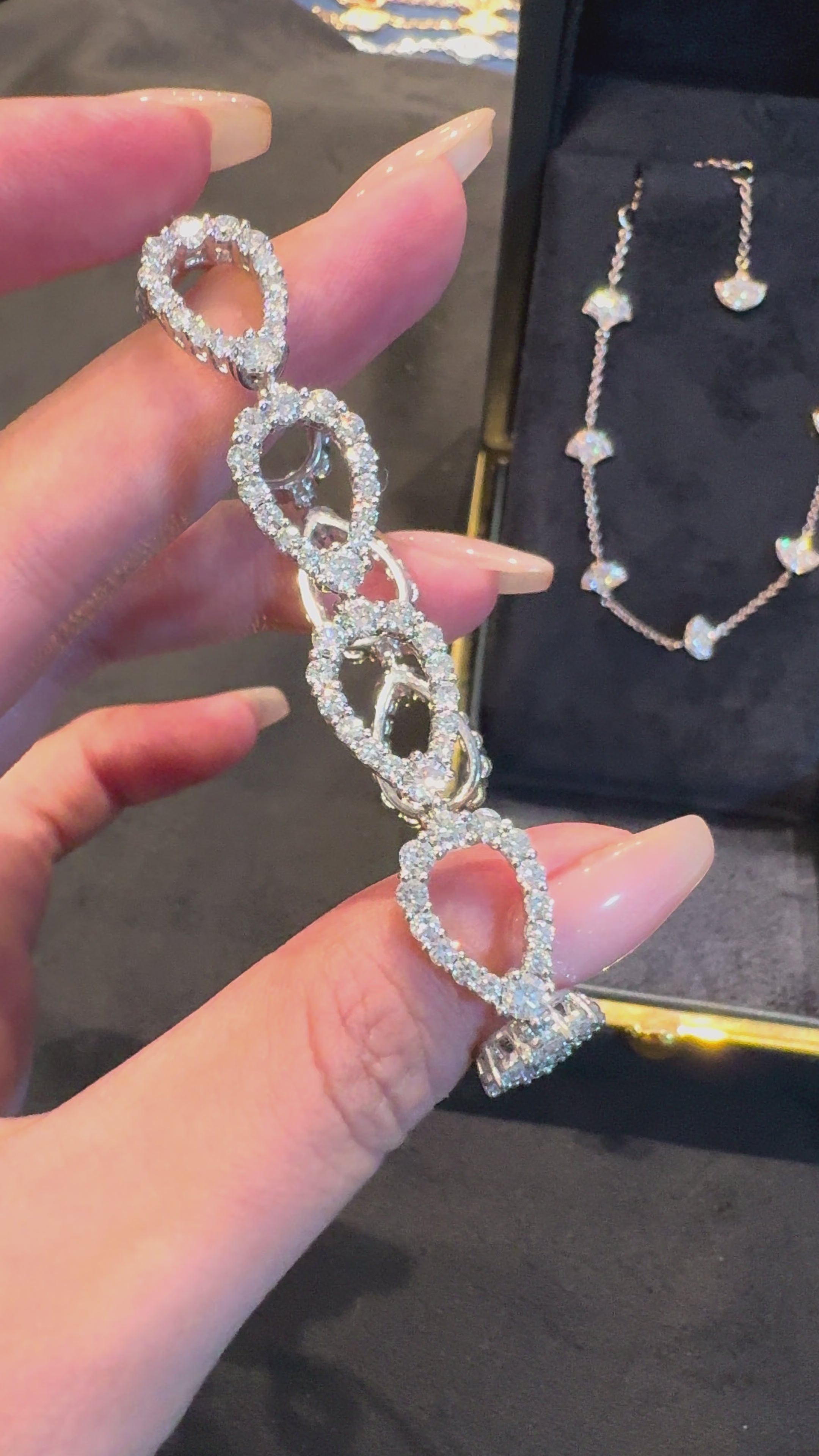 PT950 Platinum Loop Teardrop Diamond Bracelet - Luxurious, Full Diamond, Classic, Niche Style