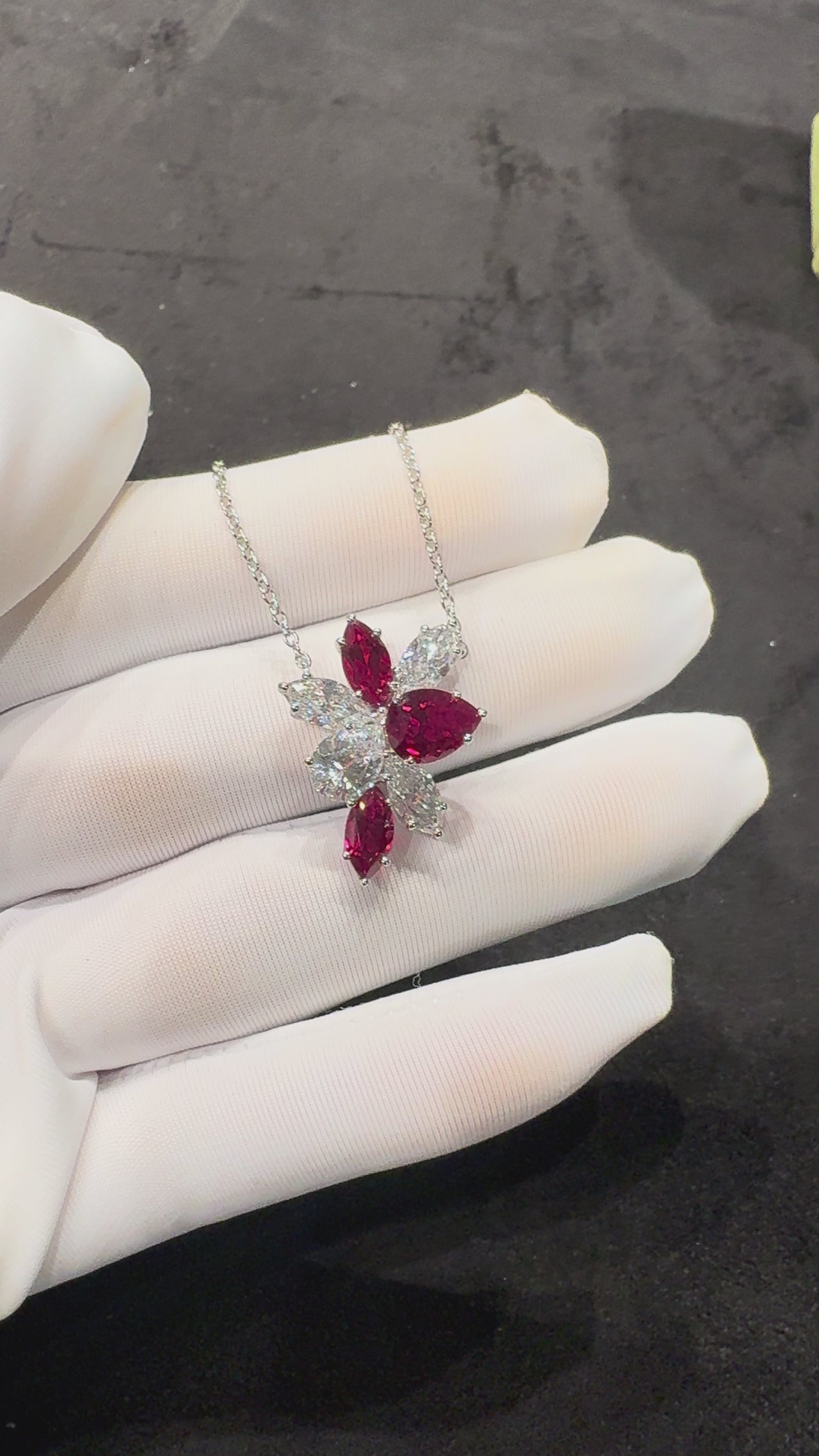 Lab-grown diamond PT950 platinum irregular ruby teardrop diamond necklace